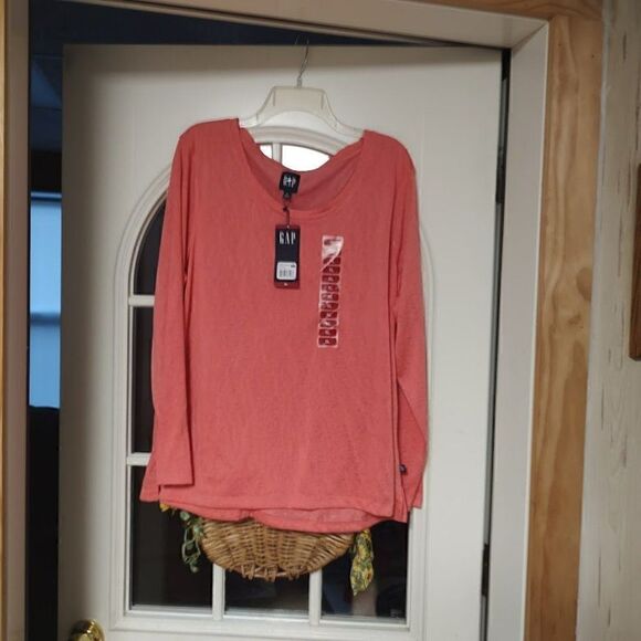 New Gap Porcelain Rose Long Sleeve Tee Size Women's XL - Picture 1 of 2